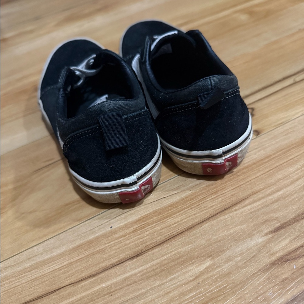 Vans Women’s  Slip-On Shoes - Picture 2 of 3